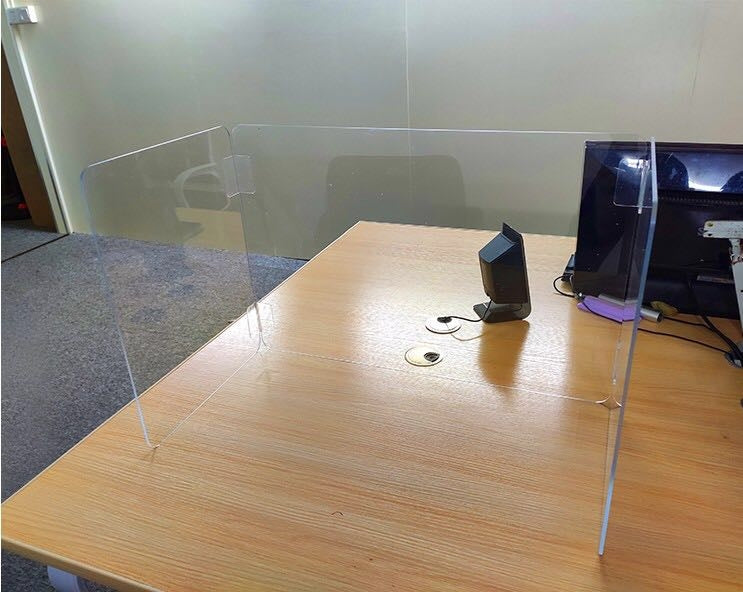 Safeglass 5mm thick Expandable (140 cm) Clear Acrylic Triple Panel Protective Shield for Counter, Reception, Desk, Dining Shield